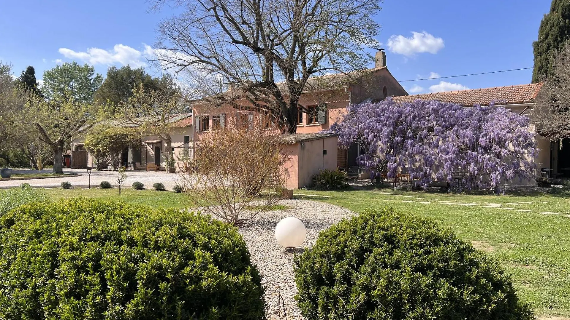 Mas D'Auseu Bed & Breakfast Cavaillon 0*,  France